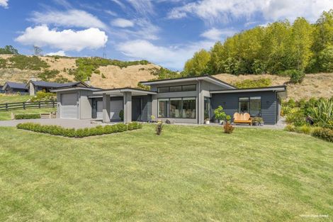 Photo of property in 16 Lochinvar Lane, Acacia Bay, Taupo, 3385