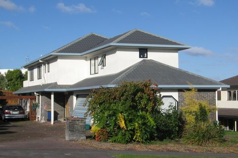 Photo of property in 128 Wiseley Road, West Harbour, Auckland, 0618