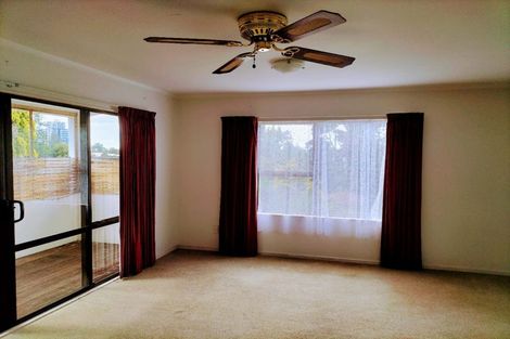 Photo of property in 60 Vintage Drive, Henderson, Auckland, 0612