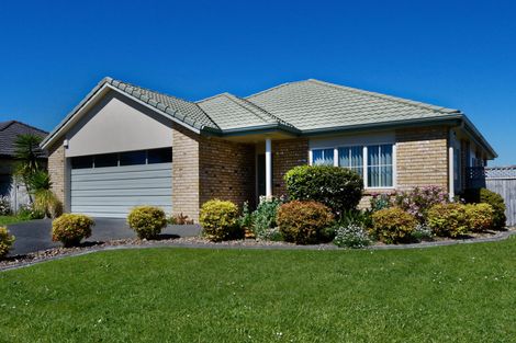 Photo of property in 37 Espalier Drive, Henderson, Auckland, 0612
