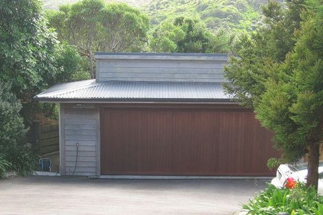 Photo of property in 6 Cavalry Close, Crofton Downs, Wellington, 6035