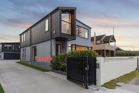 Photo of property in 18a The Esplanade, Eastern Beach, Auckland, 2012