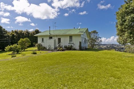 Photo of property in 1 Buckleys Track, Paremoremo, Auckland, 0632