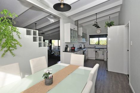 Photo of property in 19 Mckinley Road, Sunnyvale, Auckland, 0612