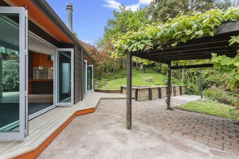 Photo of property in 5 Jays Road, Titirangi, Auckland, 0604