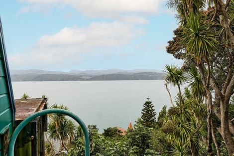 Photo of property in 7 Fortification Road, Karaka Bays, Wellington, 6022