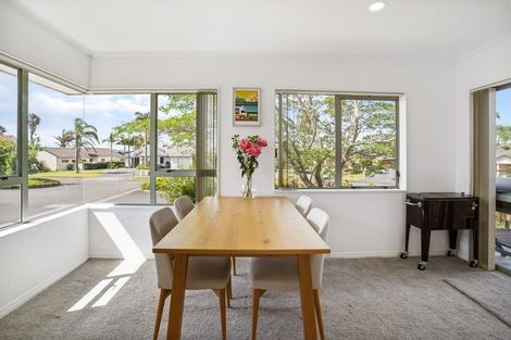 Photo of property in 109 Rushgreen Avenue, Pahurehure, Papakura, 2113