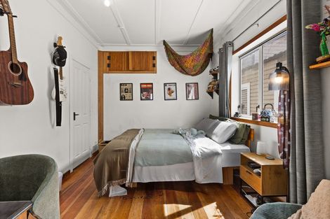 Photo of property in 5 Smale Terrace, Hospital Hill, Napier, 4110