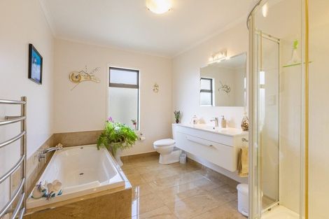 Photo of property in 76 Orotu Drive, Poraiti, Napier, 4112