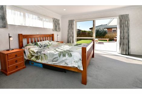 Photo of property in 16 Dan Tori Place, Orewa, 0931