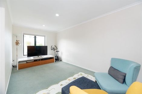 Photo of property in Tuscany Towers, 58/1 Ambrico Place, New Lynn, Auckland, 0600