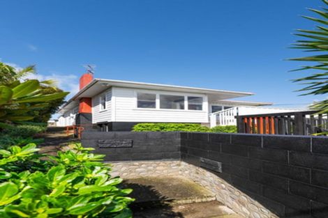 Photo of property in 54 Waiwaka Terrace, Strandon, New Plymouth, 4312