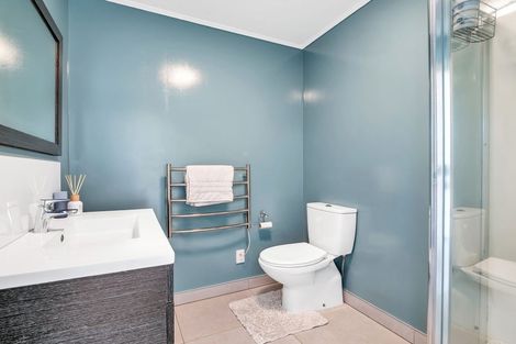 Photo of property in 90 Glendale Road, Glen Eden, Auckland, 0602