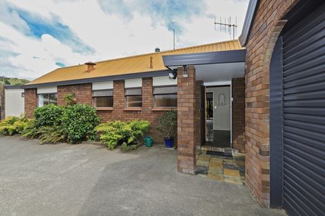 Photo of property in 37 Anderson Road, Taradale, Napier, 4112