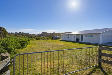 Photo of property in 15 Waitarere Rise Avenue, Waitarere Beach, Levin, 5510
