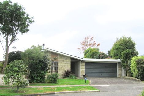Photo of property in 12 Wakefield Grove, Waikanae, 5036