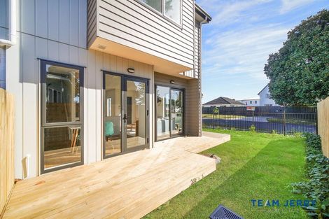 Photo of property in 3/32 Sunlands Drive, Manurewa, Auckland, 2102
