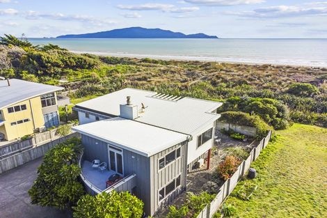 Photo of property in 33 Marram Way, Peka Peka, Waikanae, 5391