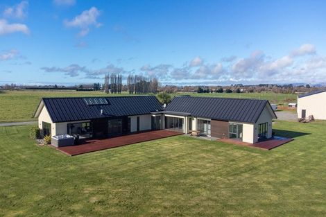 Photo of property in 585 Coutts Island Road, Coutts Island, Christchurch, 7670