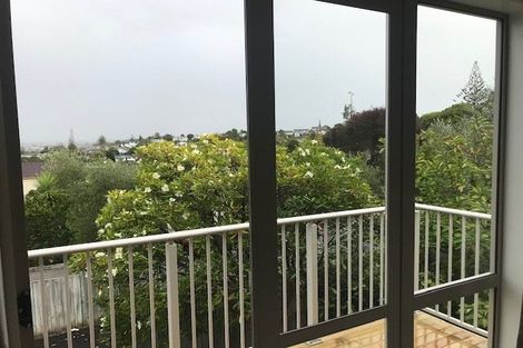 Photo of property in 11 Belle Verde Drive, Sunnynook, Auckland, 0630