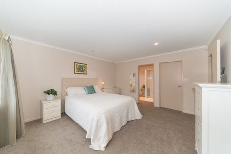 Photo of property in 66 Roberts Line, Kelvin Grove, Palmerston North, 4414