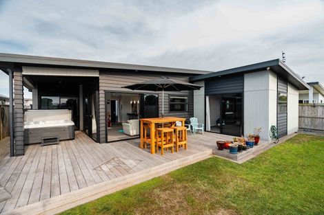 Photo of property in 130 Coast Boulevard, Papamoa Beach, Papamoa, 3118