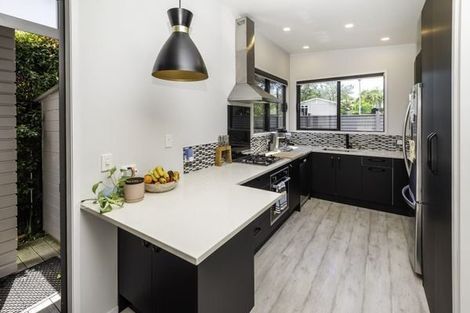 Photo of property in 19 Janet Street, Sunnyhills, Auckland, 2010