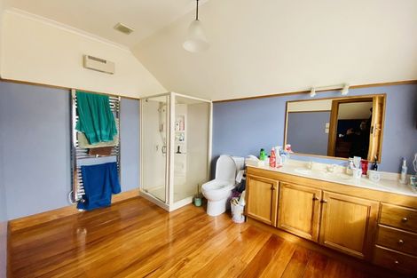 Photo of property in 13 Burrows Avenue, Karori, Wellington, 6012