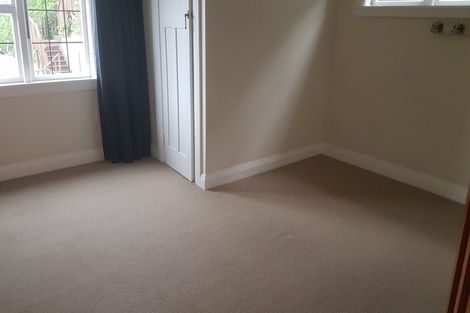 Photo of property in 17 Saint Michaels Crescent, Kelburn, Wellington, 6012