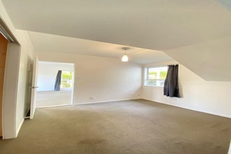 Photo of property in 48 Valley View Road, Glenfield, Auckland, 0629