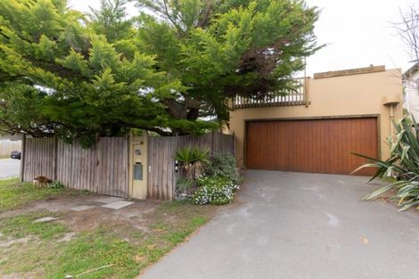 Photo of property in 64 Marine Parade, North New Brighton, Christchurch, 8083