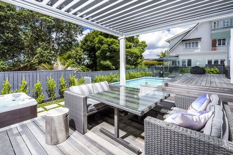 Photo of property in 209 Hurstmere Road, Takapuna, Auckland, 0622