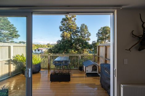 Photo of property in 1/6 Bushland Grove, Paparangi, Wellington, 6037