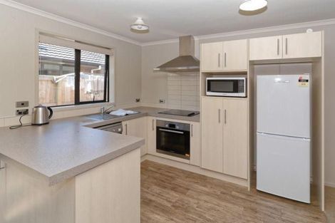 Photo of property in 1/102 Old Farm Road, Hamilton East, Hamilton, 3216