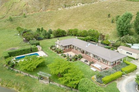 Photo of property in 11 Mangakuri Road, Kairakau, Havelock North, 4295