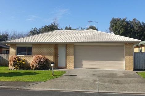 Photo of property in 8 Neesons Way, Glendene, Auckland, 0602
