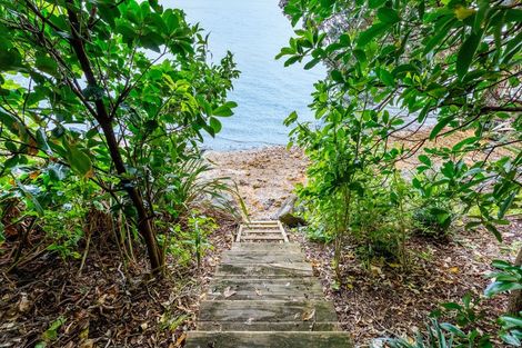 Photo of property in 417 Leigh Road, Whangateau, 0985