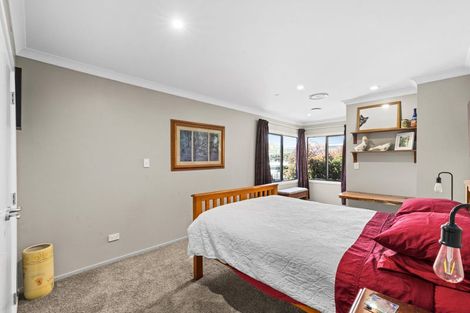 Photo of property in 9 Bassett Place, Taradale, Napier, 4112