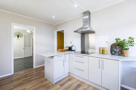 Photo of property in 61 Oregon Drive, Maoribank, Upper Hutt, 5018