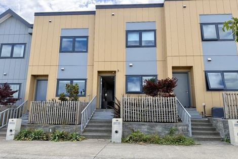 Photo of property in 39 Otuwairoa Esplanade, Opaheke, Papakura, 2113