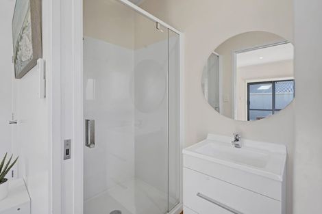 Photo of property in 3 Smith Road, Merrilands, New Plymouth, 4312