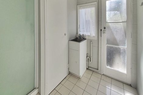 Photo of property in 108 Reeves Road, Pakuranga Heights, Auckland, 2010