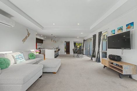 Photo of property in 12 Oakdene Place, Halswell, Christchurch, 8025