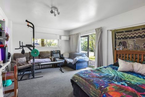 Photo of property in 4 Amorino Drive, Red Beach, 0932