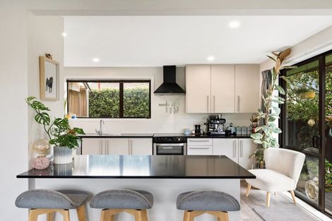 Photo of property in 28 Denise Crescent, Hornby, Christchurch, 8042