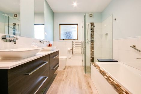 Photo of property in 77 Algernon Road, Longlands, Hastings, 4172