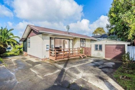 Photo of property in 9 Queen Mary Avenue, New Lynn, Auckland, 0600