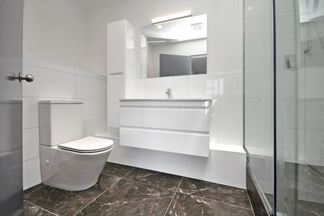 Photo of property in 7/2 Atarangi Road, Greenlane, Auckland, 1051