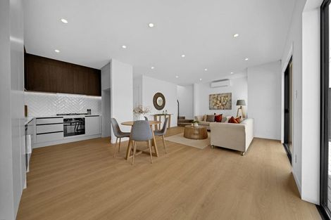 Photo of property in 1/145 Bucklands Road, Bucklands Beach, Auckland, 2012