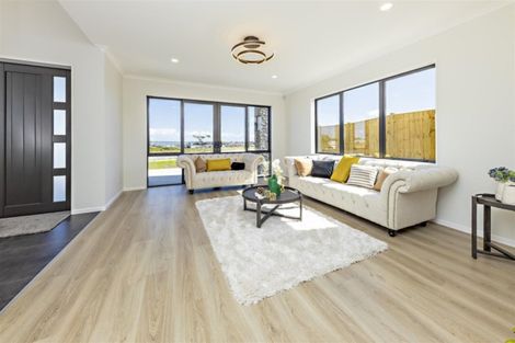Photo of property in 16 Hutukawa Drive, Beachlands, Auckland, 2018